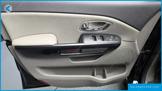 KIA CARNIVAL 9-SEATER NOBLESSE