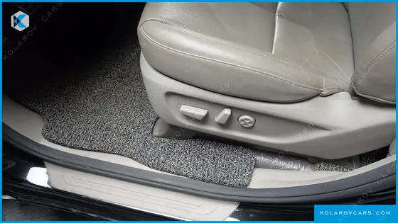 KIA CARNIVAL 9-SEATER NOBLESSE