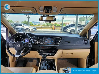KIA CARNIVAL 9-SEATER PRESTIGE