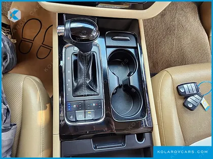 KIA CARNIVAL 9-SEATER PRESTIGE