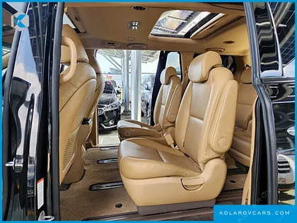 KIA CARNIVAL 9-SEATER PRESTIGE