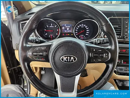KIA CARNIVAL 9-SEATER PRESTIGE