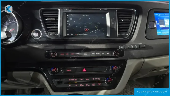 KIA CARNIVAL 9-SEATER NOBLESSE