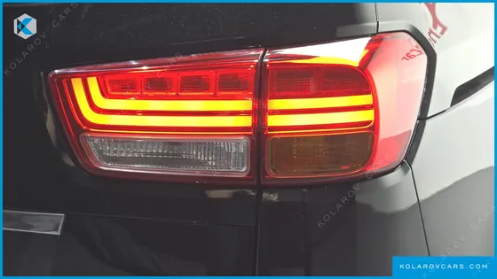 KIA CARNIVAL 9-SEATER NOBLESSE