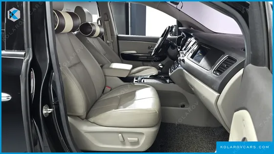 KIA CARNIVAL 9-SEATER NOBLESSE