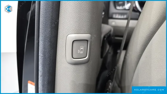 KIA CARNIVAL 9-SEATER NOBLESSE