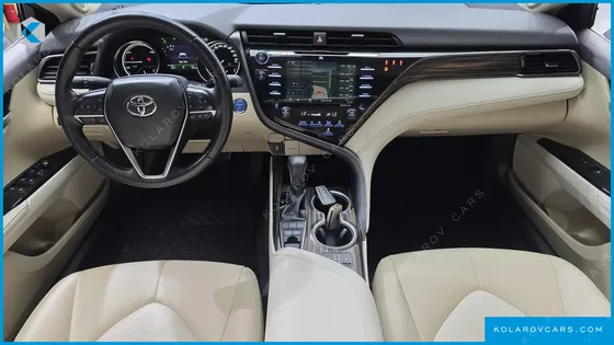 TOYOTA CAMRY 2.5 XLE HYBRID
