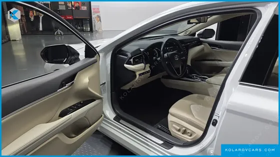 TOYOTA CAMRY 2.5 XLE HYBRID