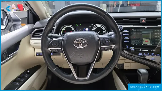 TOYOTA CAMRY 2.5 XLE HYBRID