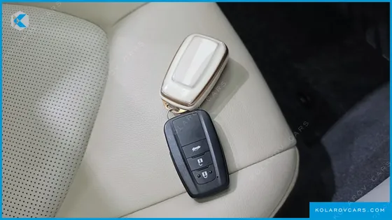 TOYOTA CAMRY 2.5 XLE HYBRID