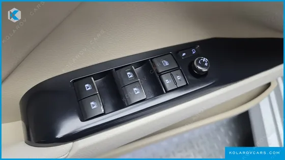 TOYOTA CAMRY 2.5 XLE HYBRID