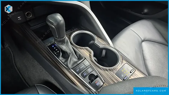 TOYOTA CAMRY 2.5 XLE HYBRID