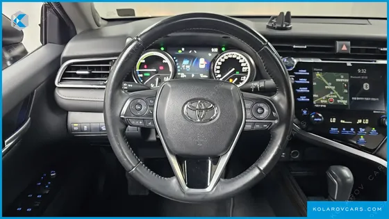 TOYOTA CAMRY 2.5 XLE HYBRID