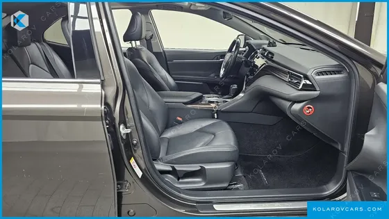 TOYOTA CAMRY 2.5 XLE HYBRID