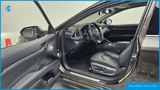 TOYOTA CAMRY 2.5 XLE HYBRID