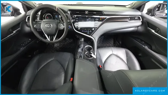 TOYOTA CAMRY 2.5 XLE HYBRID