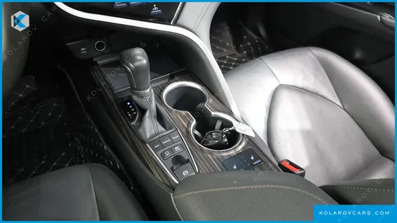 TOYOTA CAMRY 2.5 XLE HYBRID