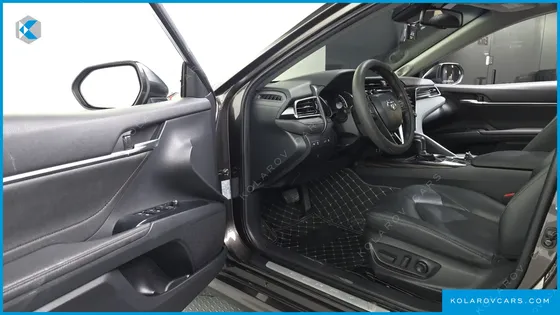 TOYOTA CAMRY 2.5 XLE HYBRID