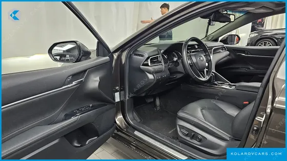 TOYOTA CAMRY 2.5 XLE HYBRID