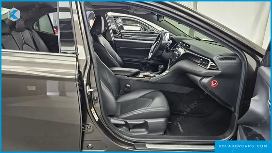 TOYOTA CAMRY 2.5 XLE HYBRID