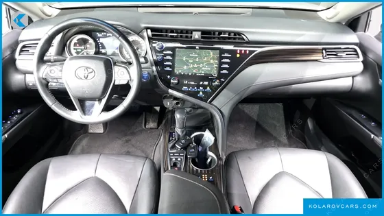 TOYOTA CAMRY 2.5 XLE HYBRID