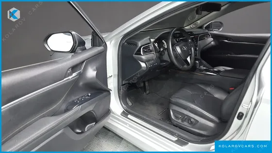 TOYOTA CAMRY 2.5 XLE HYBRID