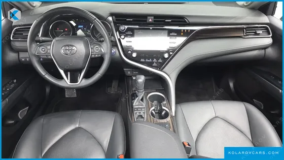 TOYOTA CAMRY 2.5 XLE HYBRID