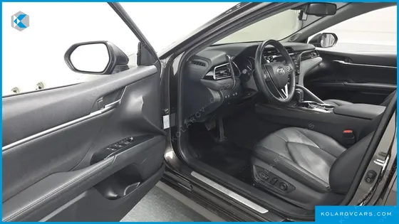 TOYOTA CAMRY 2.5 XLE HYBRID