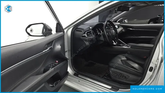 TOYOTA CAMRY 2.5 XLE HYBRID
