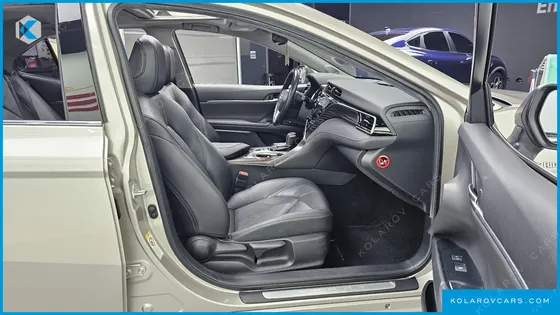 TOYOTA CAMRY 2.5 XLE HYBRID
