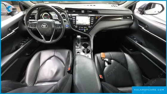 TOYOTA CAMRY 2.5 LE HYBRID