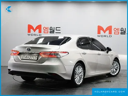TOYOTA CAMRY 2.5 XLE HYBRID