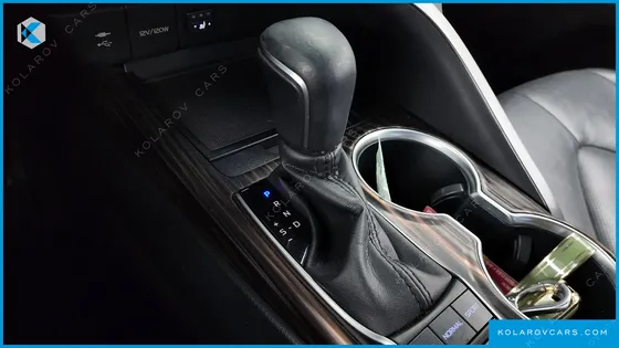 TOYOTA CAMRY 2.5 XLE HYBRID