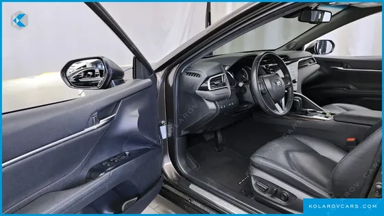 TOYOTA CAMRY 2.5 XLE HYBRID
