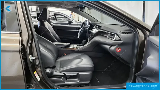 TOYOTA CAMRY 2.5 XLE HYBRID