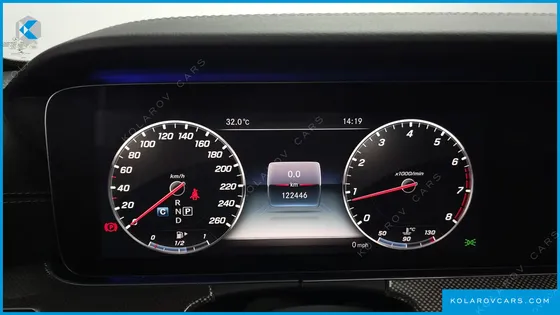 MERCEDES E-CLASS E300 4MATIC AMG LINE