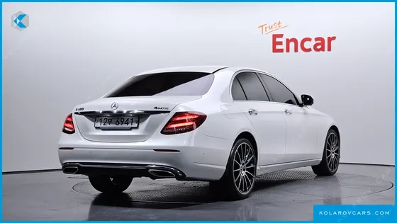 MERCEDES E-CLASS E300 4MATIC AVNATGARDE
