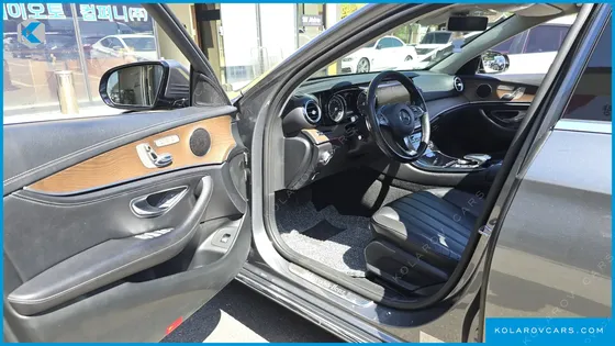 MERCEDES E-CLASS E220D EXCLUSIVE