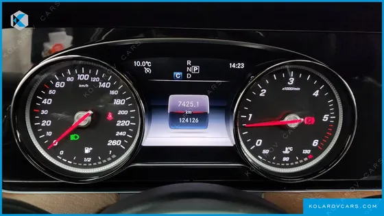 MERCEDES E-CLASS E220D 4MATIC EXCLUSIVE