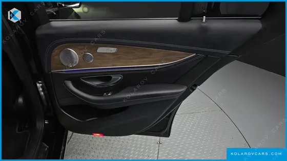 MERCEDES E-CLASS E300 EXCLUSIVE
