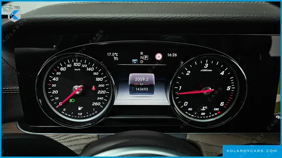 MERCEDES E-CLASS E220D EXCLUSIVE