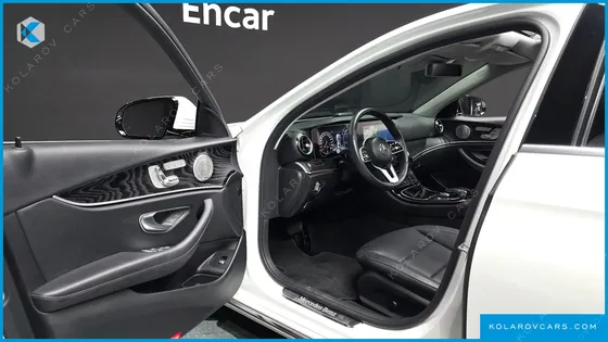 MERCEDES E-CLASS E300 4MATIC AVNATGARDE