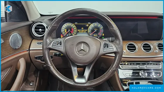 MERCEDES E-CLASS E300 4MATIC EXCLUSIVE