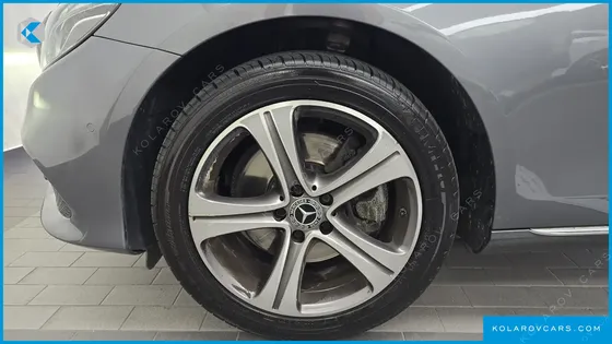 MERCEDES E-CLASS E220D AVANTGARDE