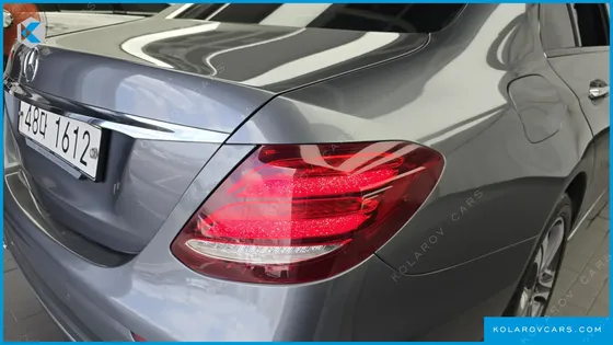 MERCEDES E-CLASS E220D AVANTGARDE