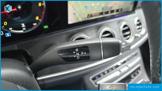 MERCEDES E-CLASS E220D 4MATIC AMG LINE