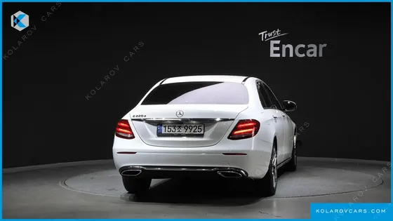 MERCEDES E-CLASS E220D AVANTGARDE