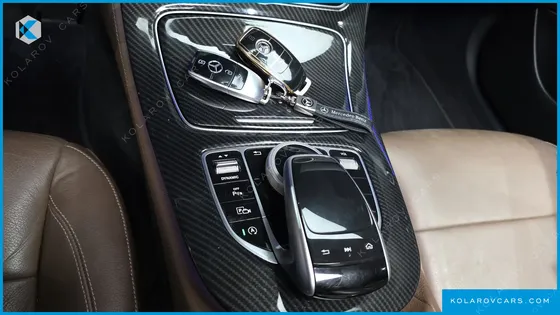 MERCEDES E-CLASS E220D AVANTGARDE