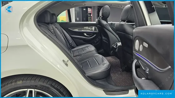 MERCEDES E-CLASS E300 4MATIC AMG LINE