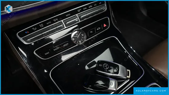 MERCEDES E-CLASS E200 AVANTGARDE